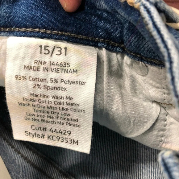 NWT KanCan Rosecran Flare Jeans Distressed Women’s 15/31 Stretch Mid Rise - Picture 7 of 7